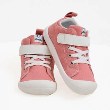 Sapatilhas Barefoot Attipas Denim Skin Shoes em tom rosa, confortáveis e flexíveis para crianças ativas.