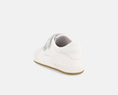 Sapatilhas Barefoot Blanditos Londres Branco, traseira em couro macio e respirável, design elegante e confortável.